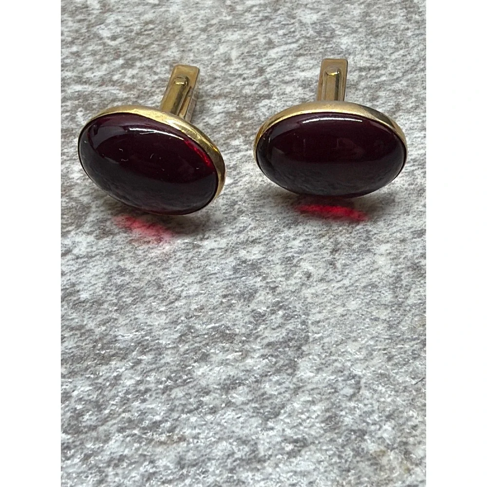 Swank Vintage Mens Cufflinks Gold Tone Oval Red Cabochon Glass Toggle Back Retro